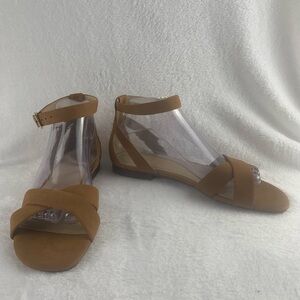 Lands End Womens Tan Leather Low Heeled Sandals With Ankle Strap Size 9.5 Casual